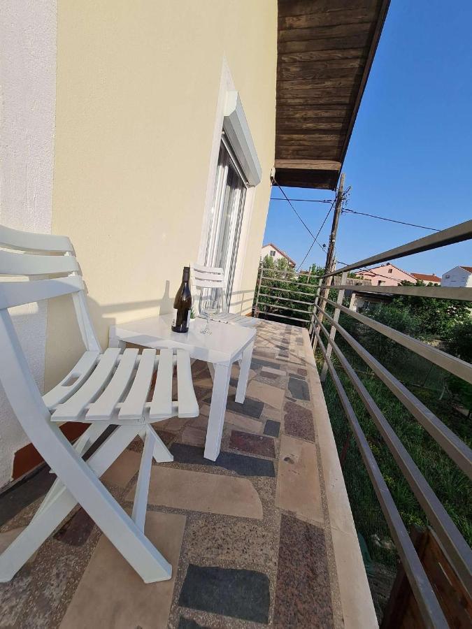 Apartmani Lovre I Zara Buitenkant foto