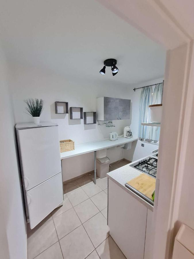 Apartmani Lovre I Zara Buitenkant foto