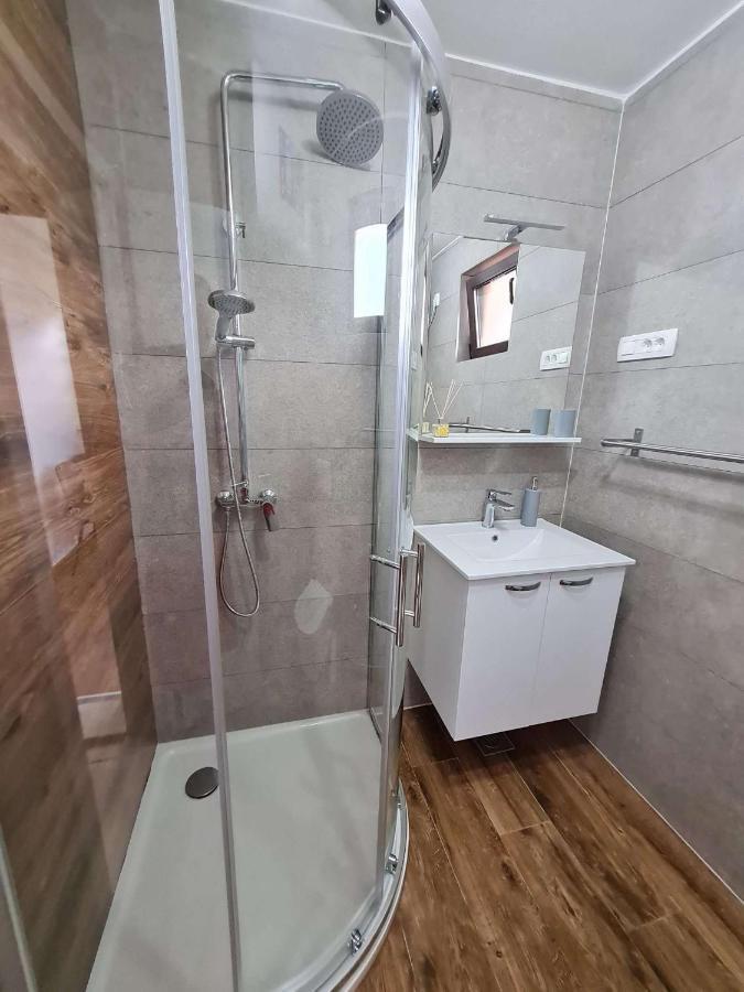 Apartmani Lovre I Zara Buitenkant foto
