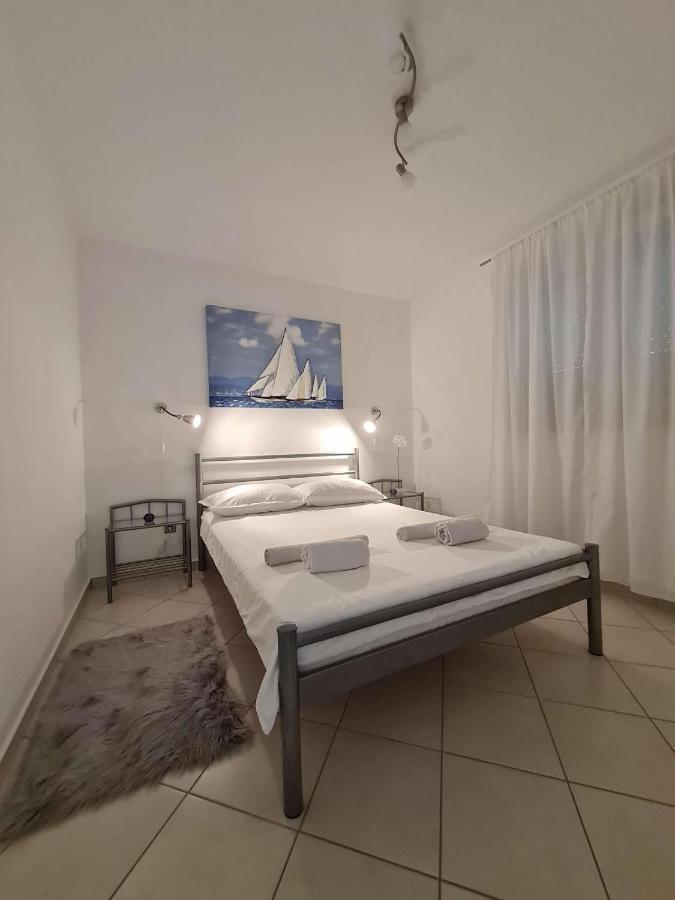Apartmani Lovre I Zara Buitenkant foto