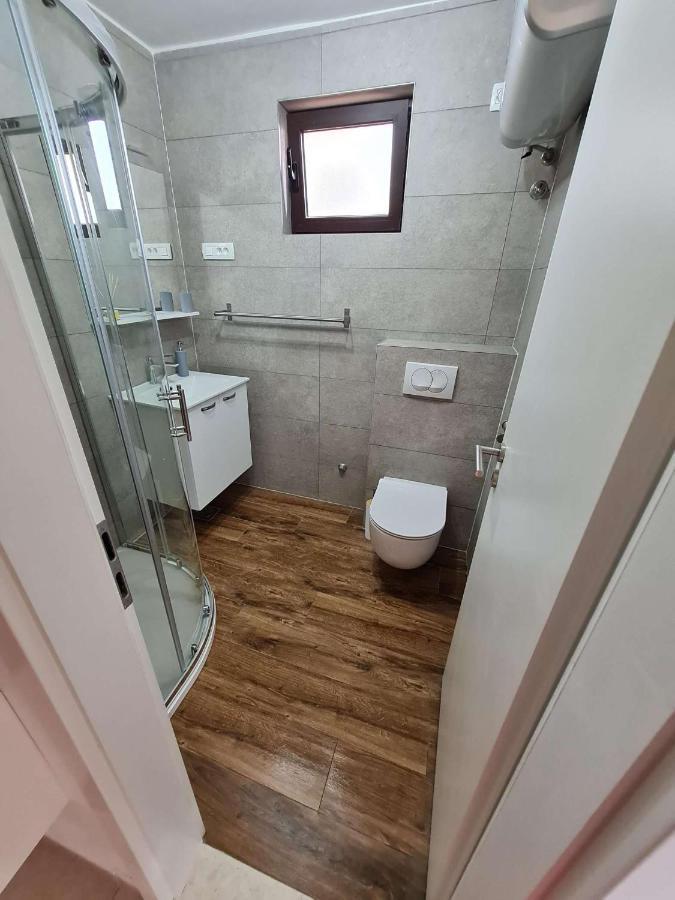 Apartmani Lovre I Zara Buitenkant foto