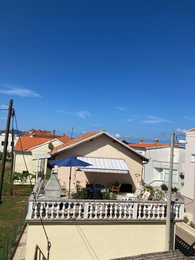 Apartmani Lovre I Zara Buitenkant foto